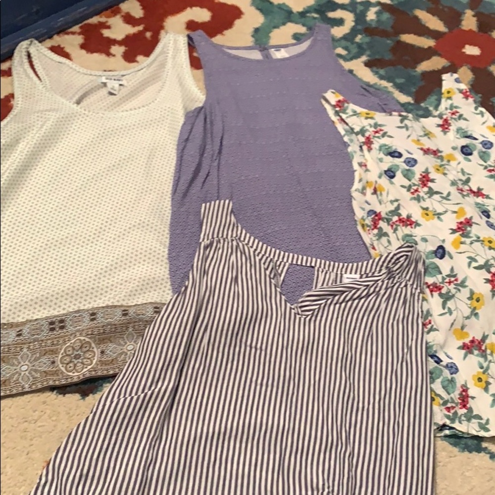 Bundle of 4 Old Navy tanks